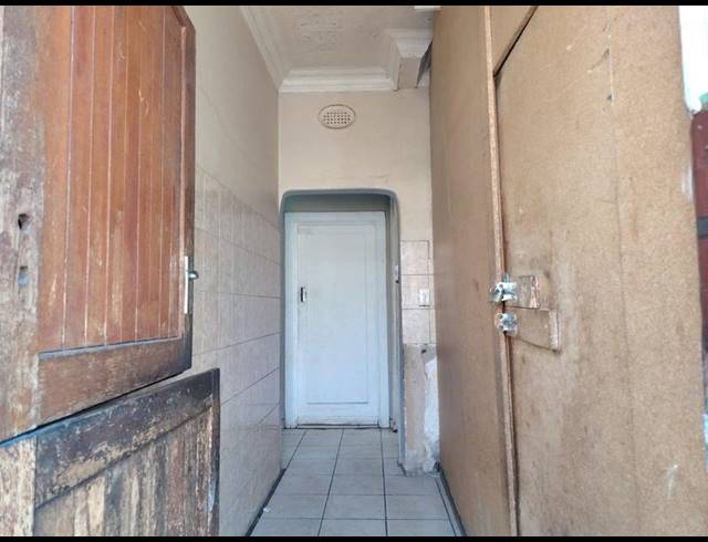 6 BEDROOM HOUSE FOR SALE IN REGENTS PARK